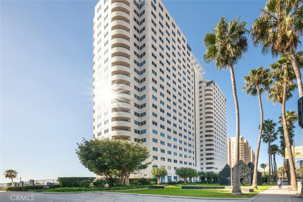 525 E Seaside Way 904