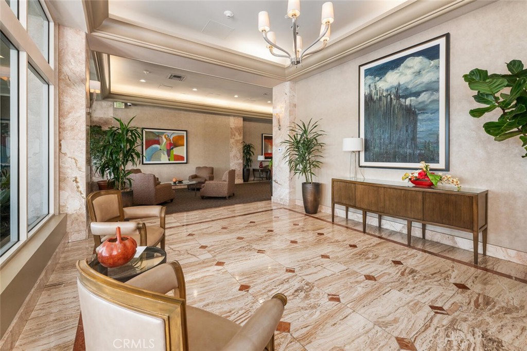 525 E Seaside Way 904