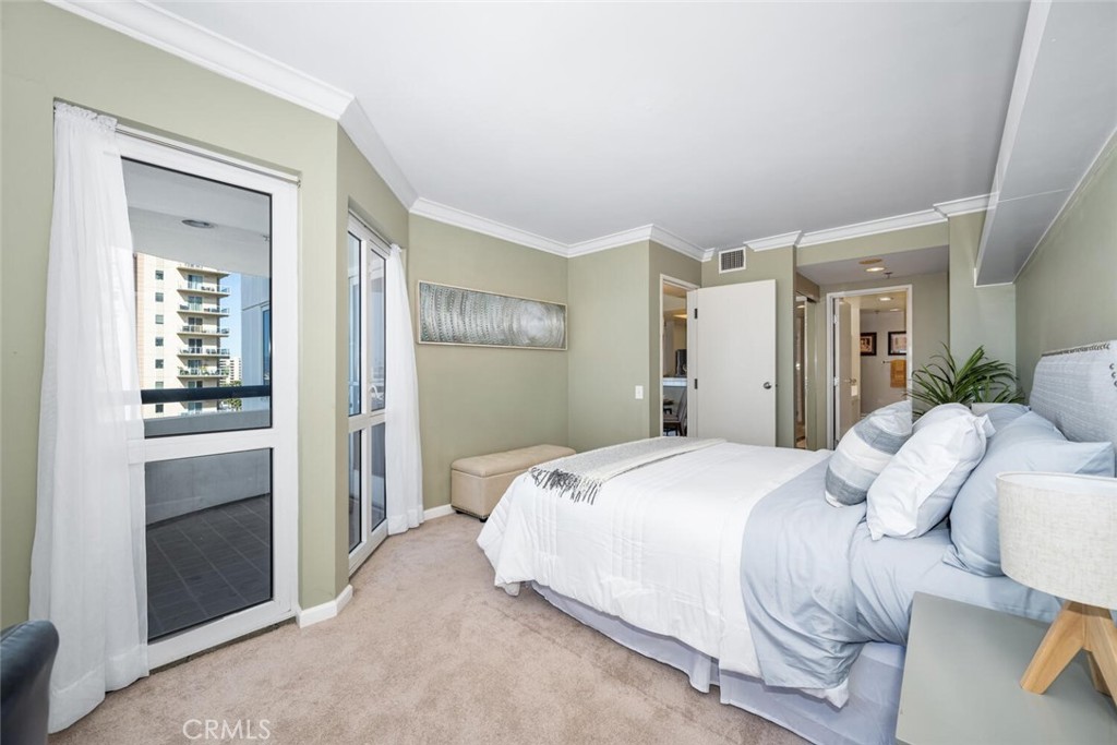 525 E Seaside Way 904