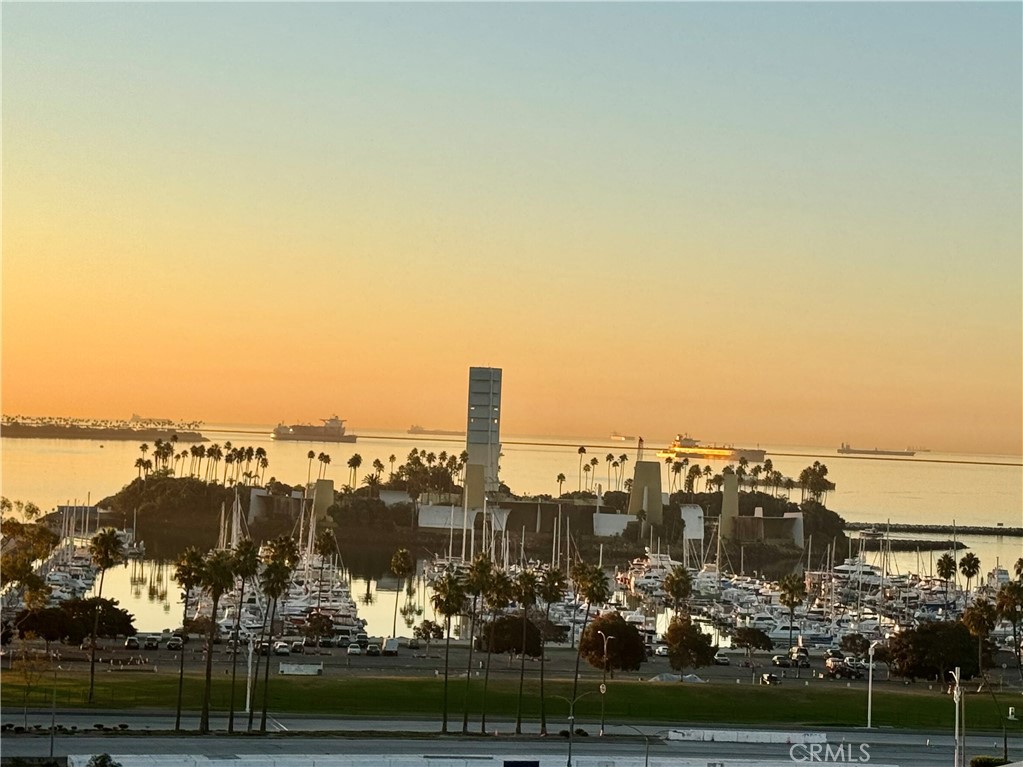 525 E Seaside Way 904