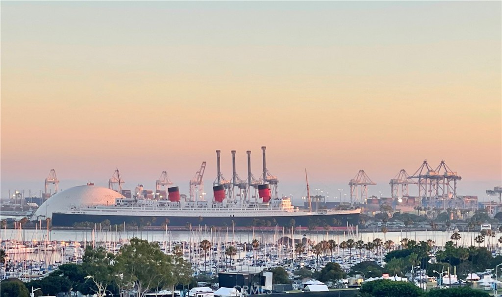 525 E Seaside Way 904