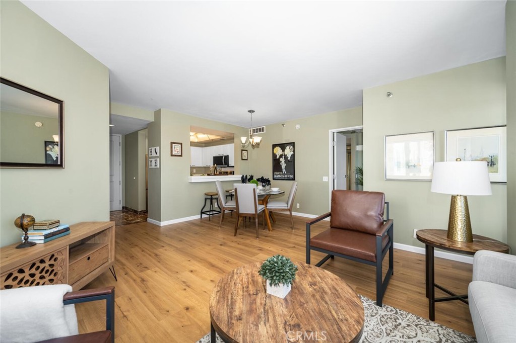 525 E Seaside Way 904