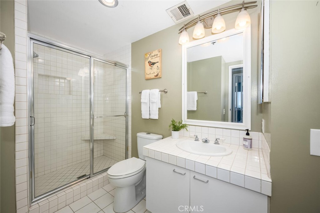 525 E Seaside Way 904