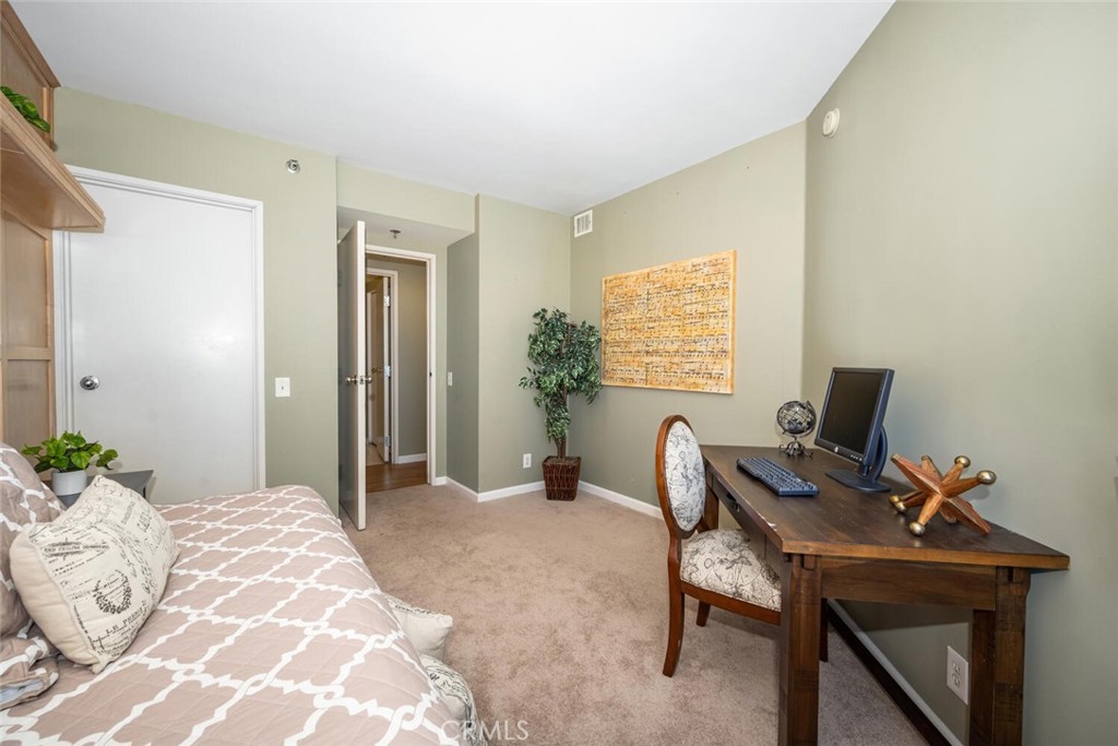 525 E Seaside Way 904