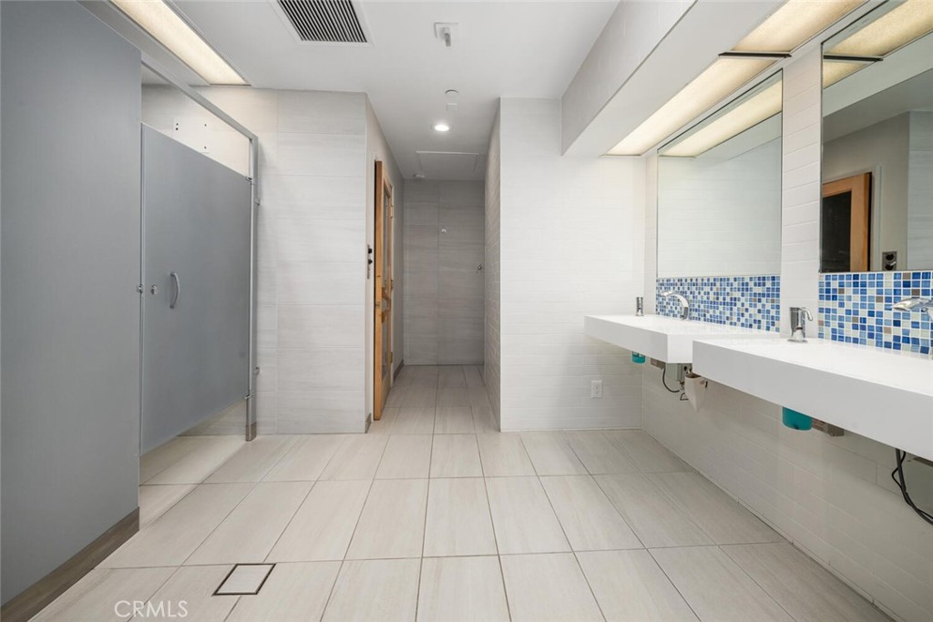 525 E Seaside Way 904