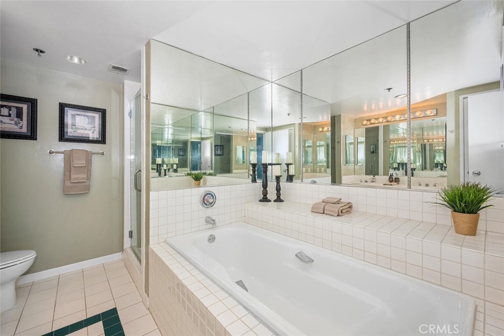 525 E Seaside Way 904