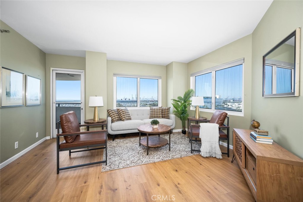 525 E Seaside Way 904