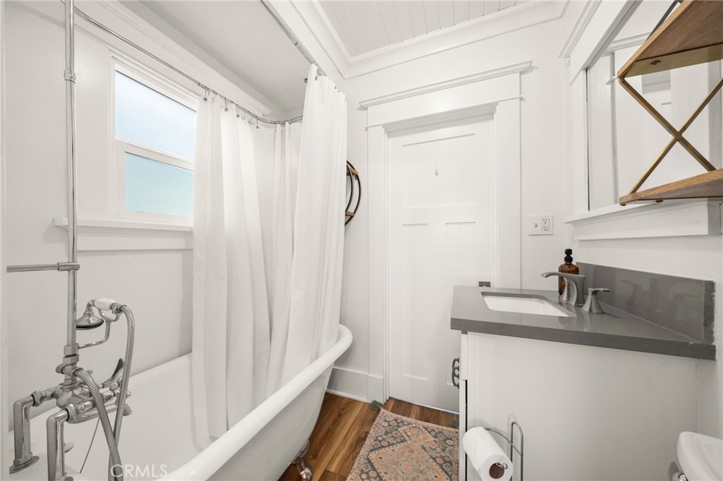 2534 East 14th Street