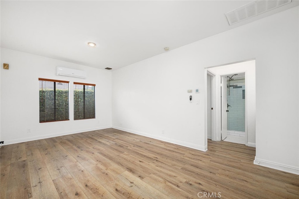 12101 Freeman Avenue