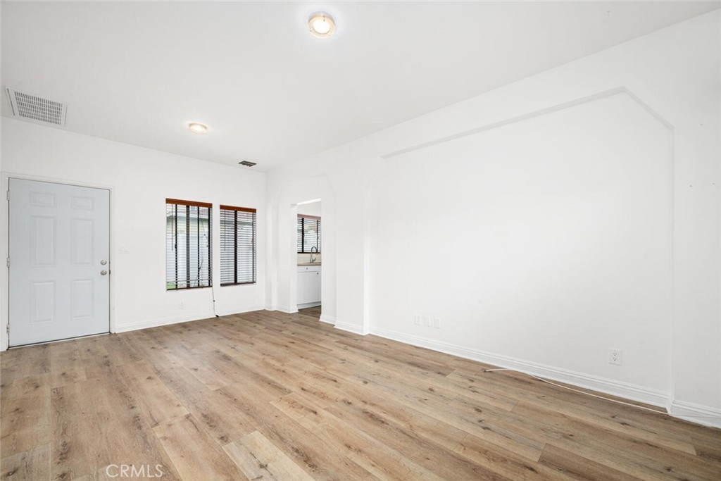 12101 Freeman Avenue