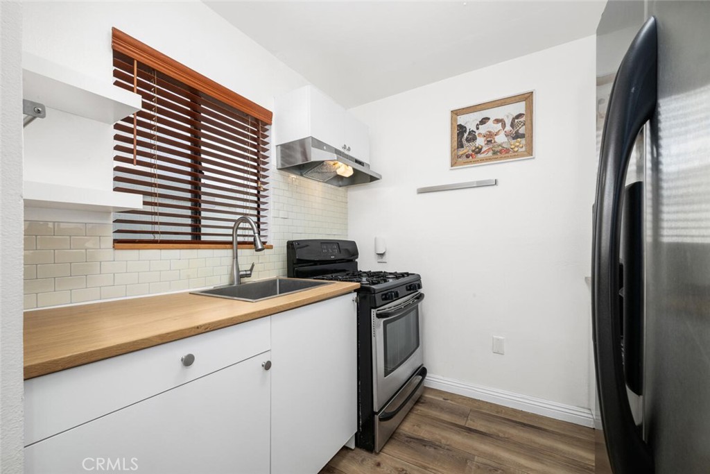 12101 Freeman Avenue