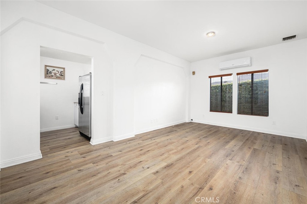 12101 Freeman Avenue