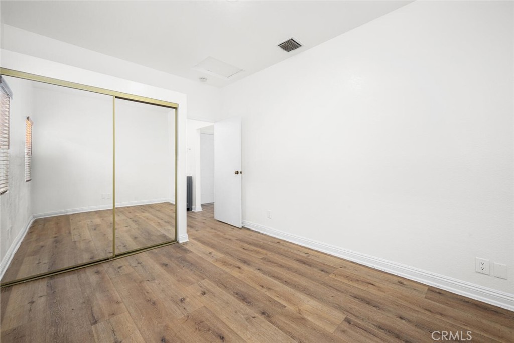 12101 Freeman Avenue