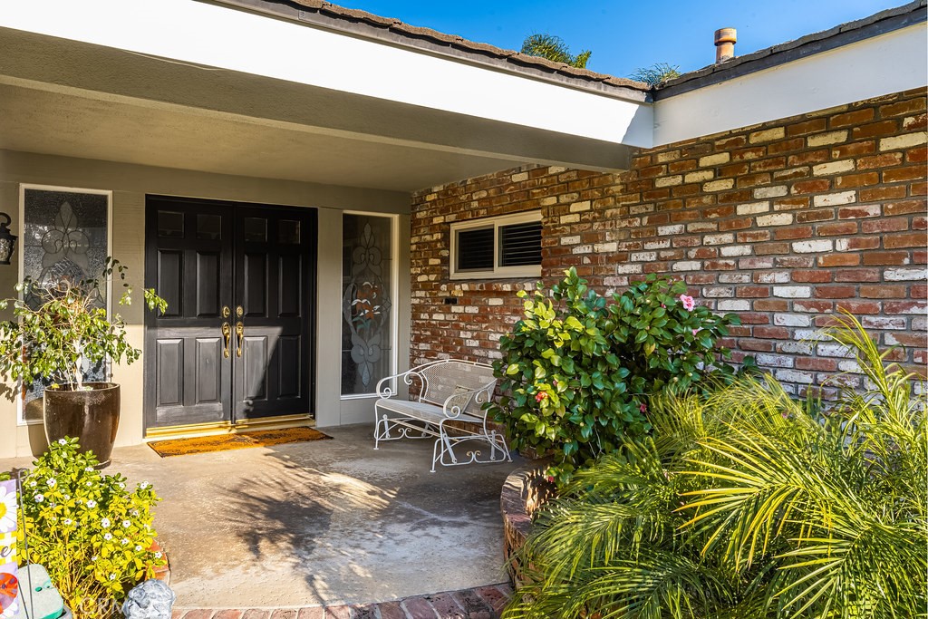 6152 Acacia Hill Drive