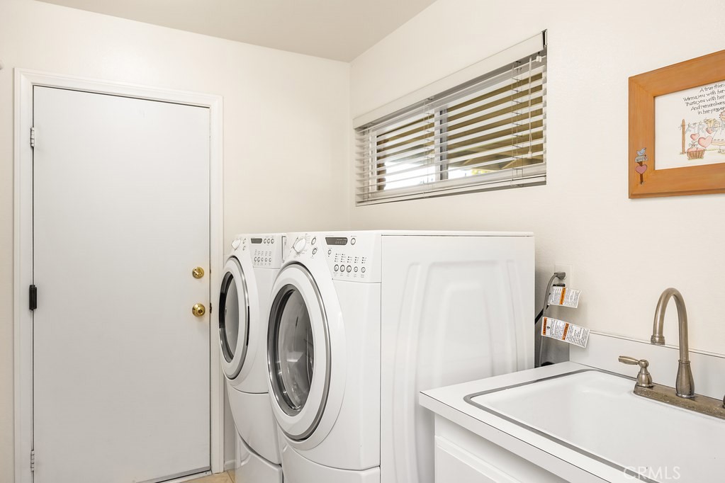 6152 Acacia Hill Drive