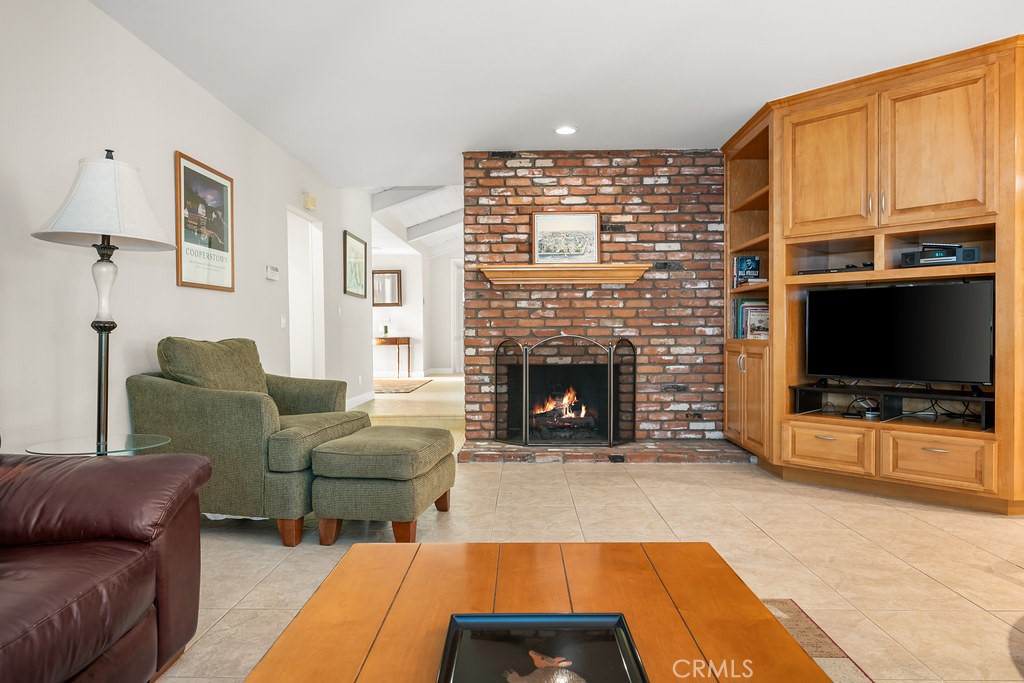 6152 Acacia Hill Drive