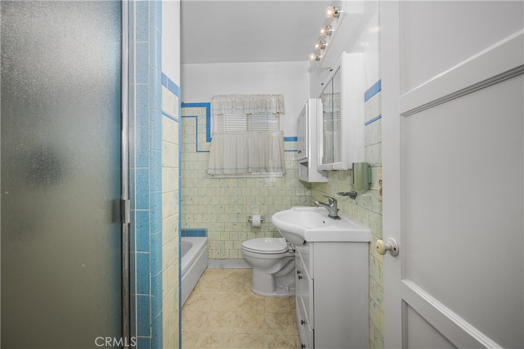 3635 Conquista Avenue