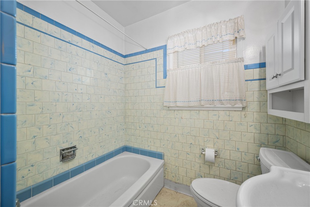 3635 Conquista Avenue