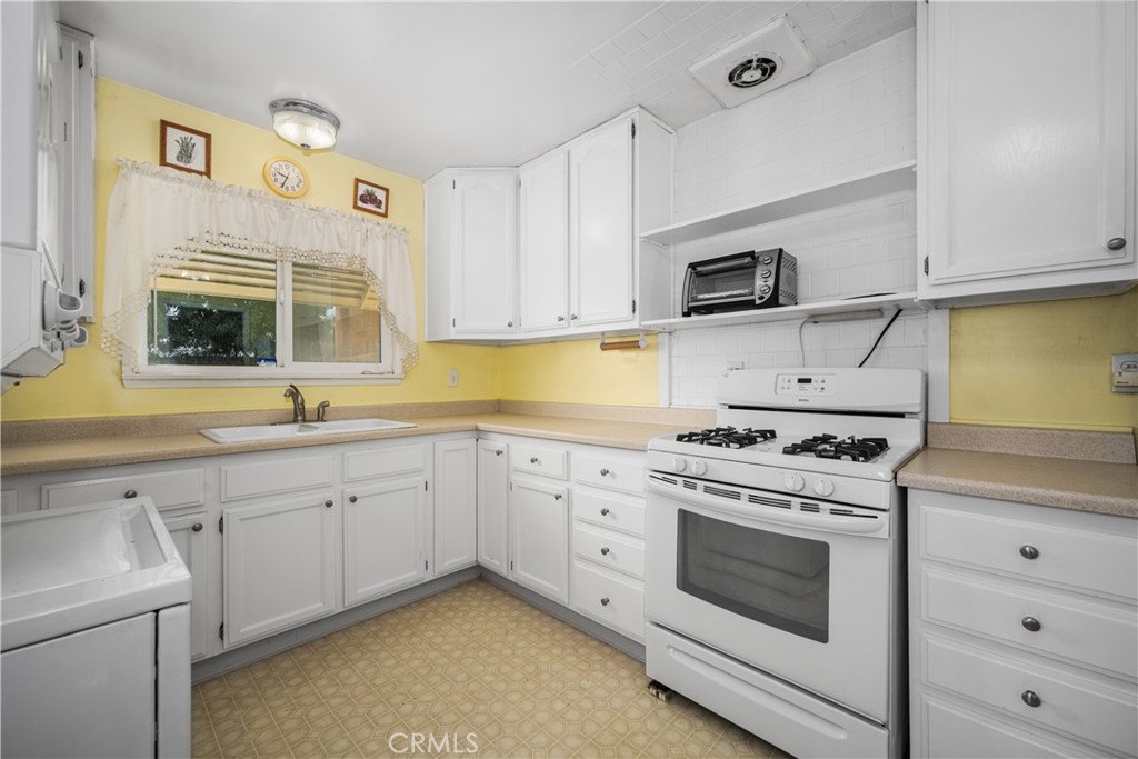 3635 Conquista Avenue