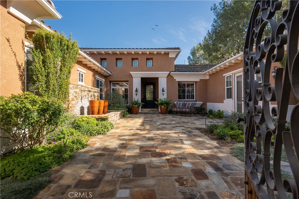 2439 N San Miguel Drive