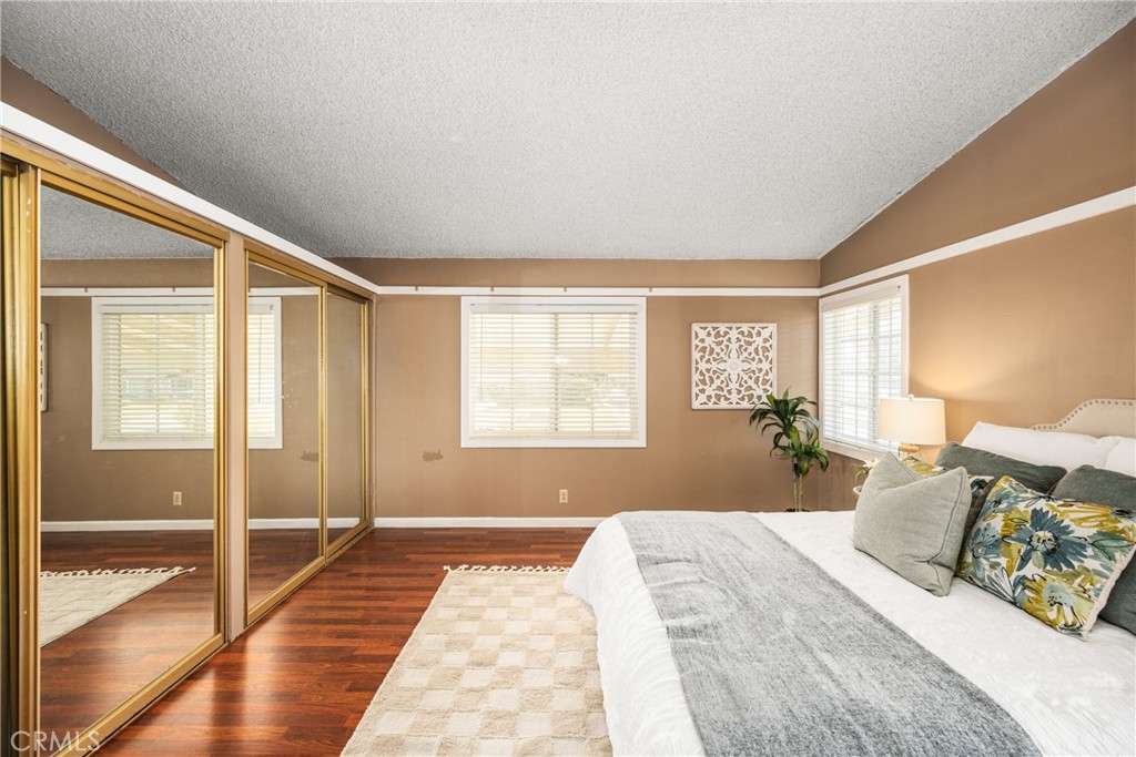 5642 Burlingame Avenue