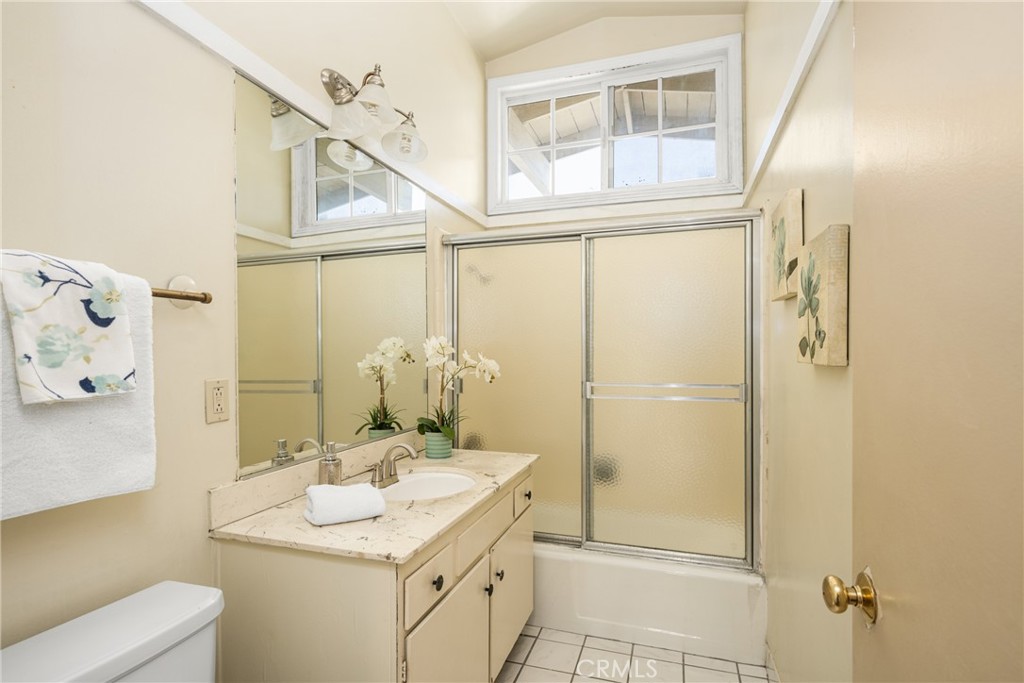 5642 Burlingame Avenue