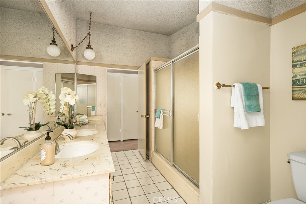 5642 Burlingame Avenue