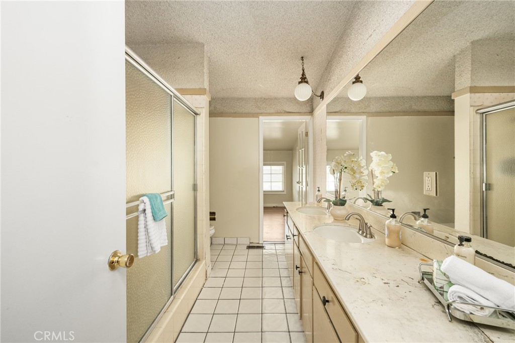 5642 Burlingame Avenue