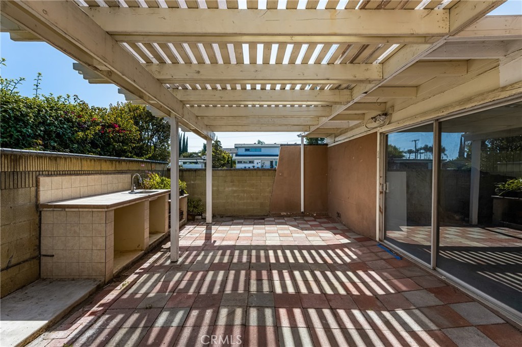 5642 Burlingame Avenue