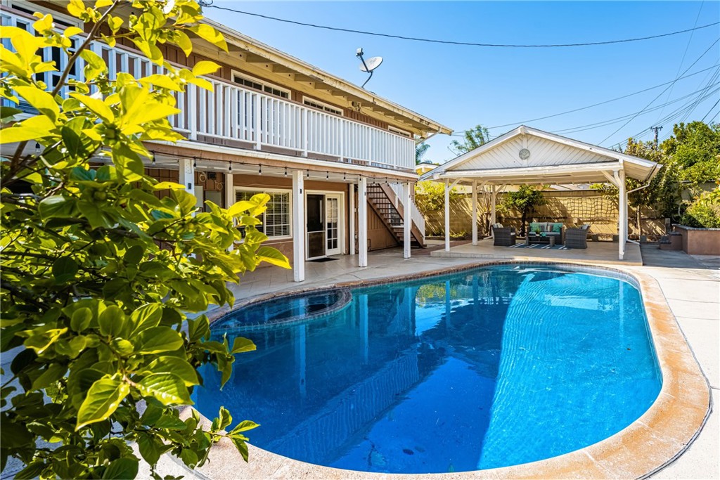 5642 Burlingame Avenue