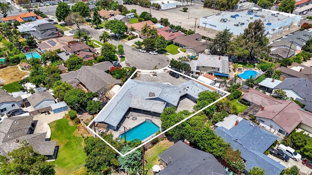 2550 W Rowland Avenue