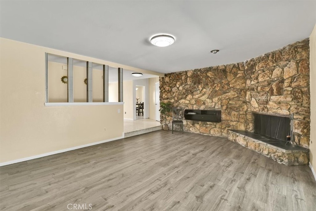 2550 W Rowland Avenue