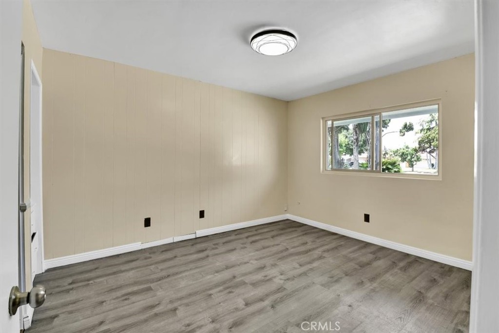 2550 W Rowland Avenue