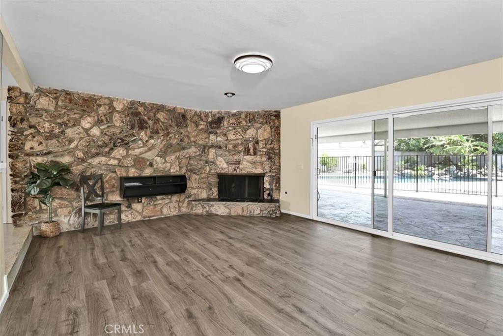 2550 W Rowland Avenue