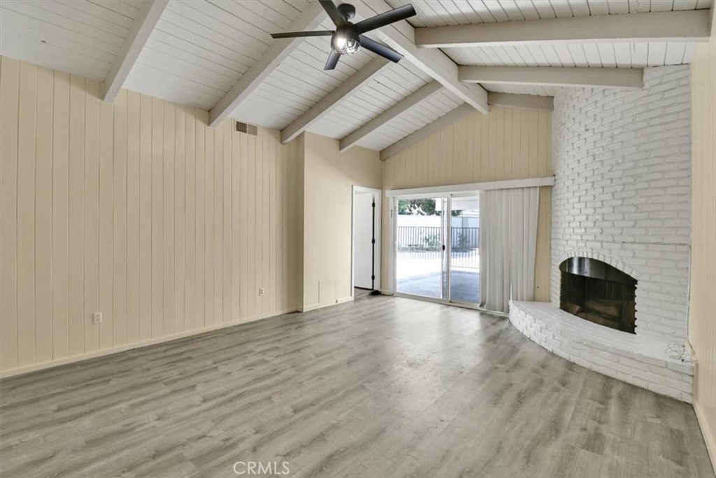 2550 W Rowland Avenue