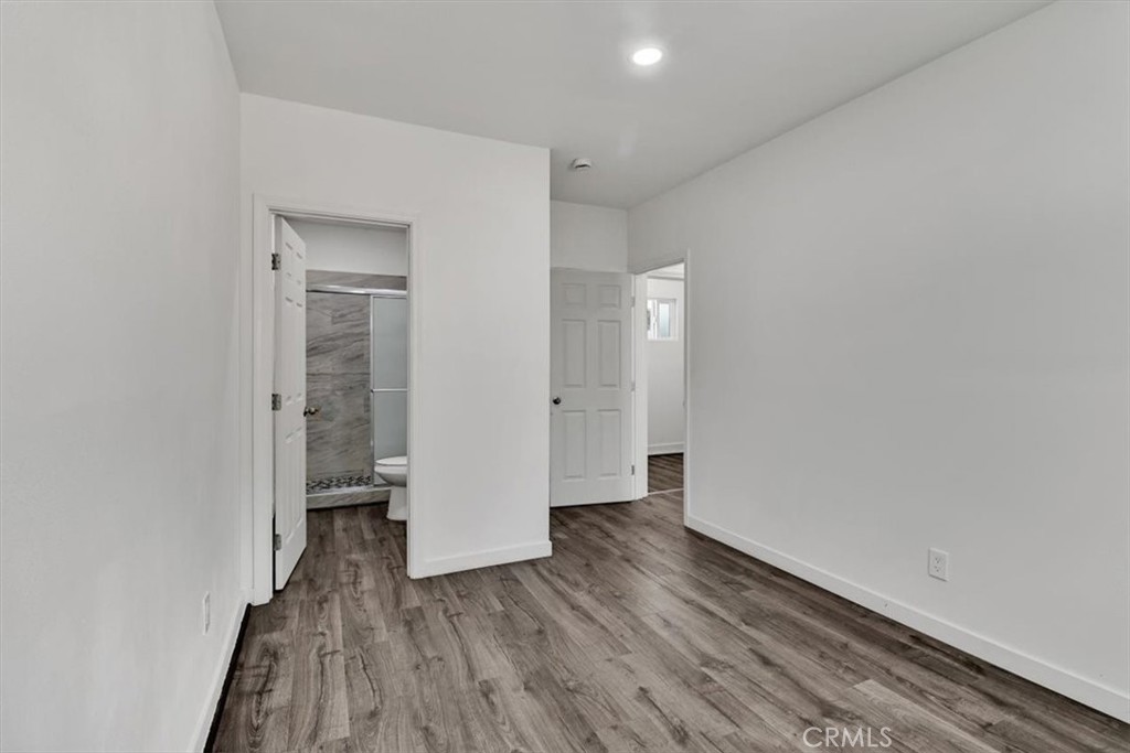 2550 W Rowland Avenue