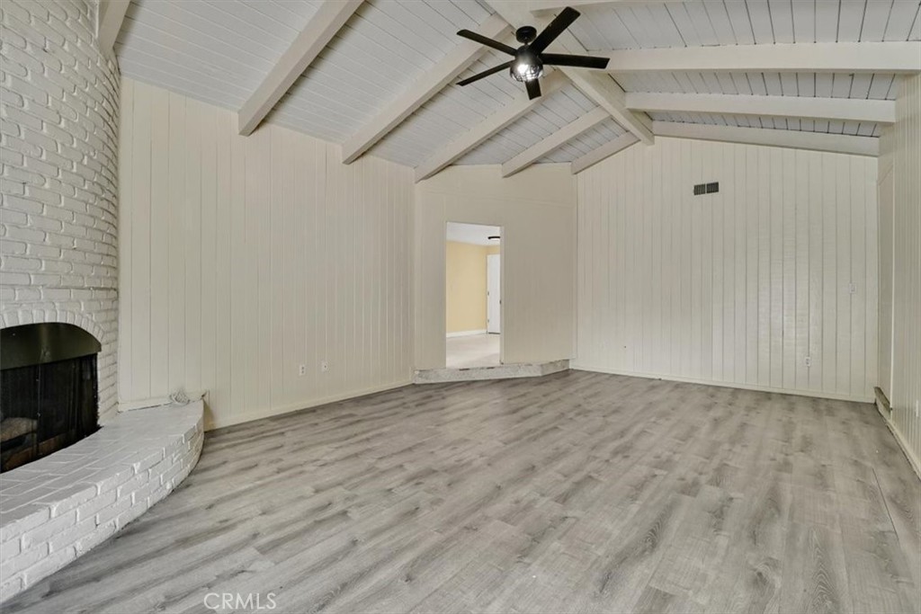 2550 W Rowland Avenue