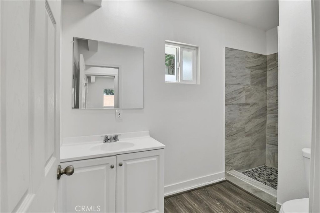 2550 W Rowland Avenue