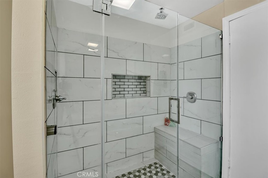 2550 W Rowland Avenue