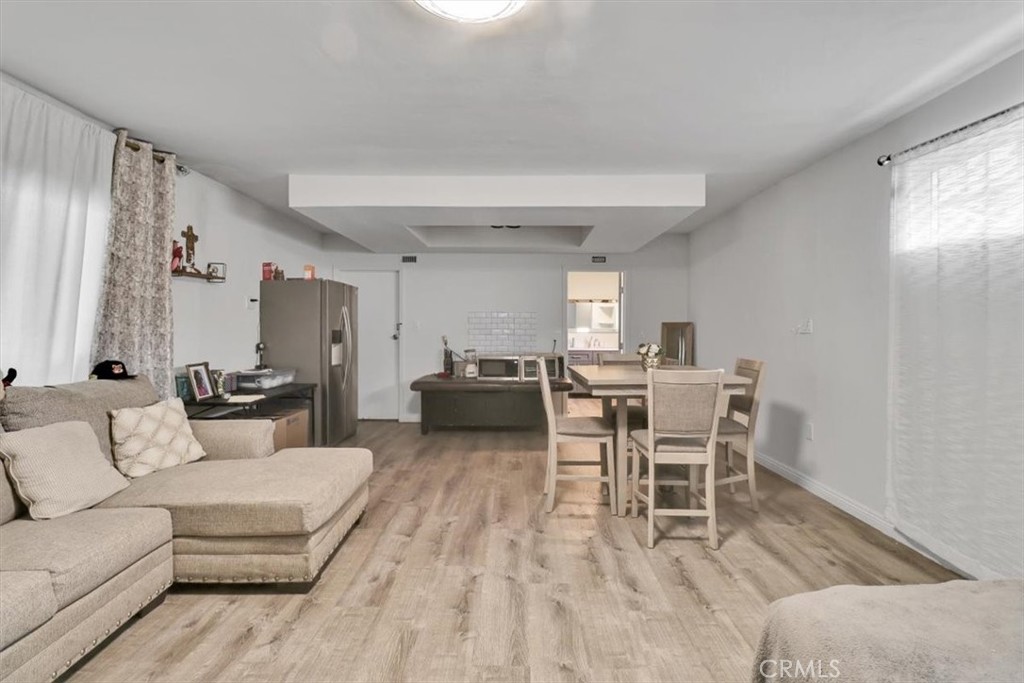 2550 W Rowland Avenue