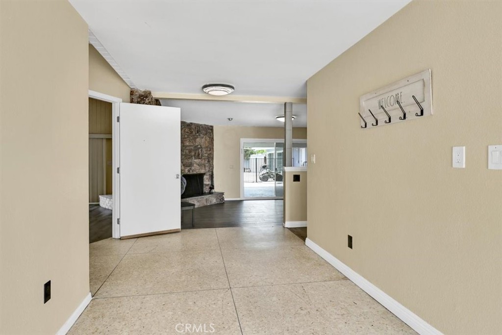 2550 W Rowland Avenue