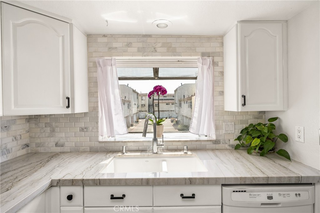 2005 W Culver Avenue 13