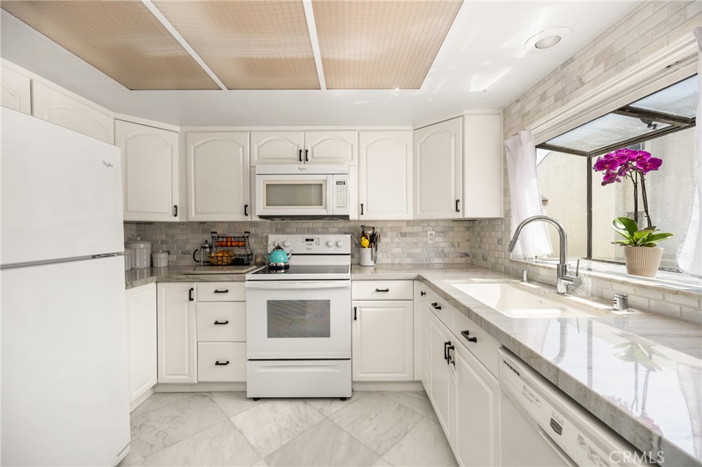 2005 W Culver Avenue 13