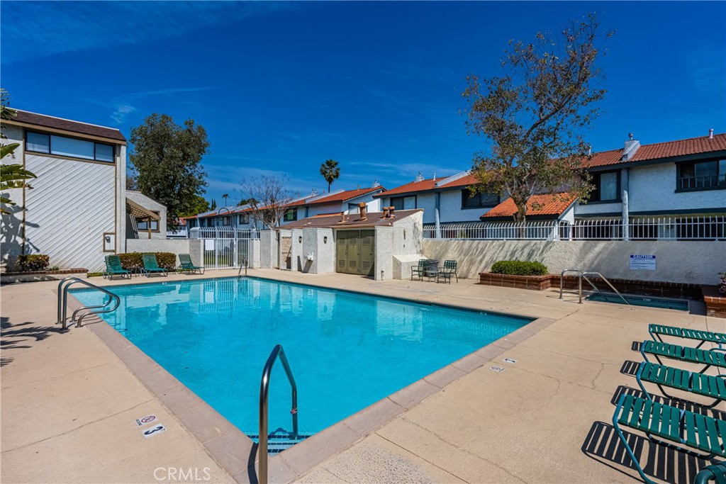 2005 W Culver Avenue 13