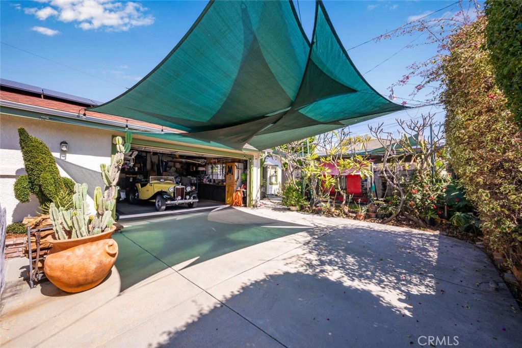 8632 California Avenue