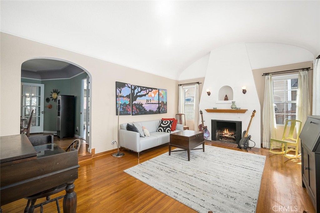 8632 California Avenue