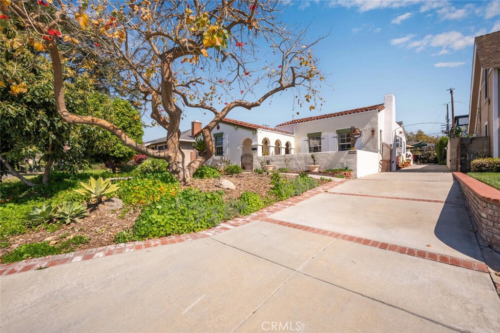 8632 California Avenue