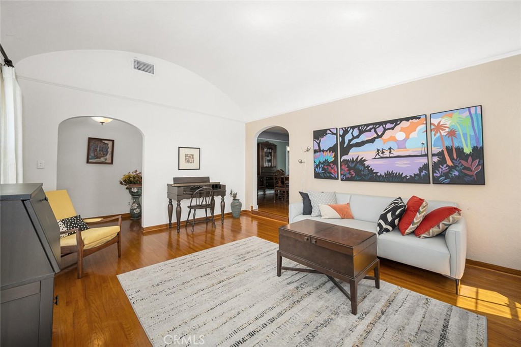 8632 California Avenue