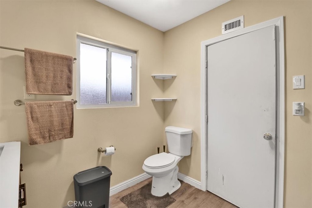 2550 W Rowland Avenue