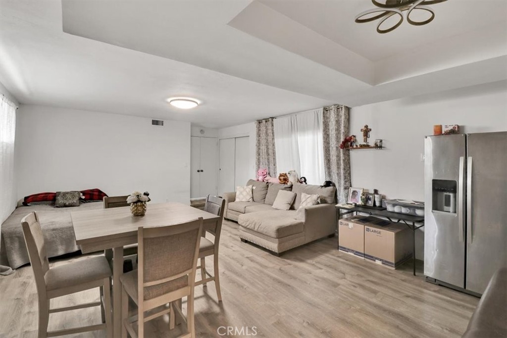 2550 W Rowland Avenue